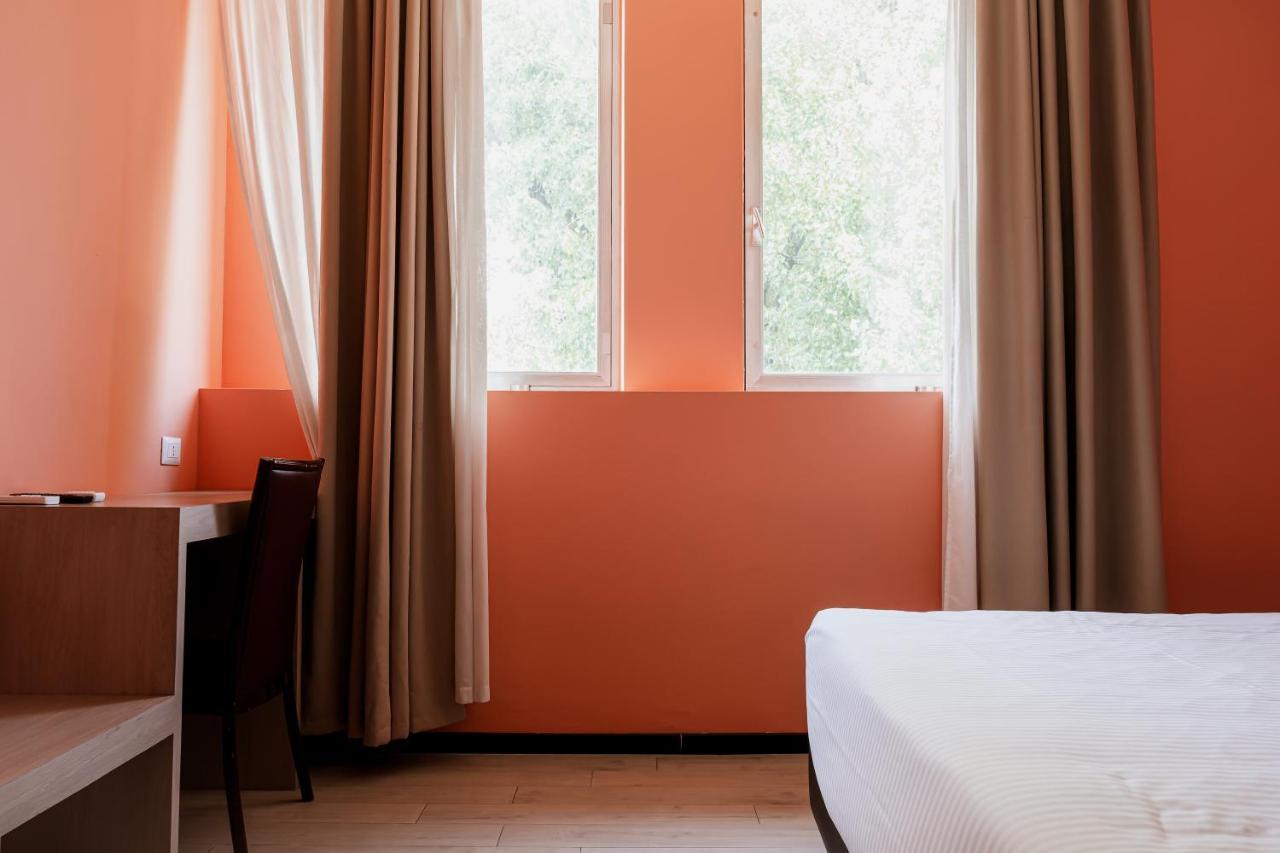 Queen Hotel Sesto San Giovanni Exteriör bild