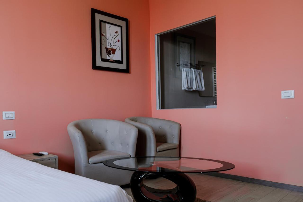 Queen Hotel Sesto San Giovanni Exteriör bild