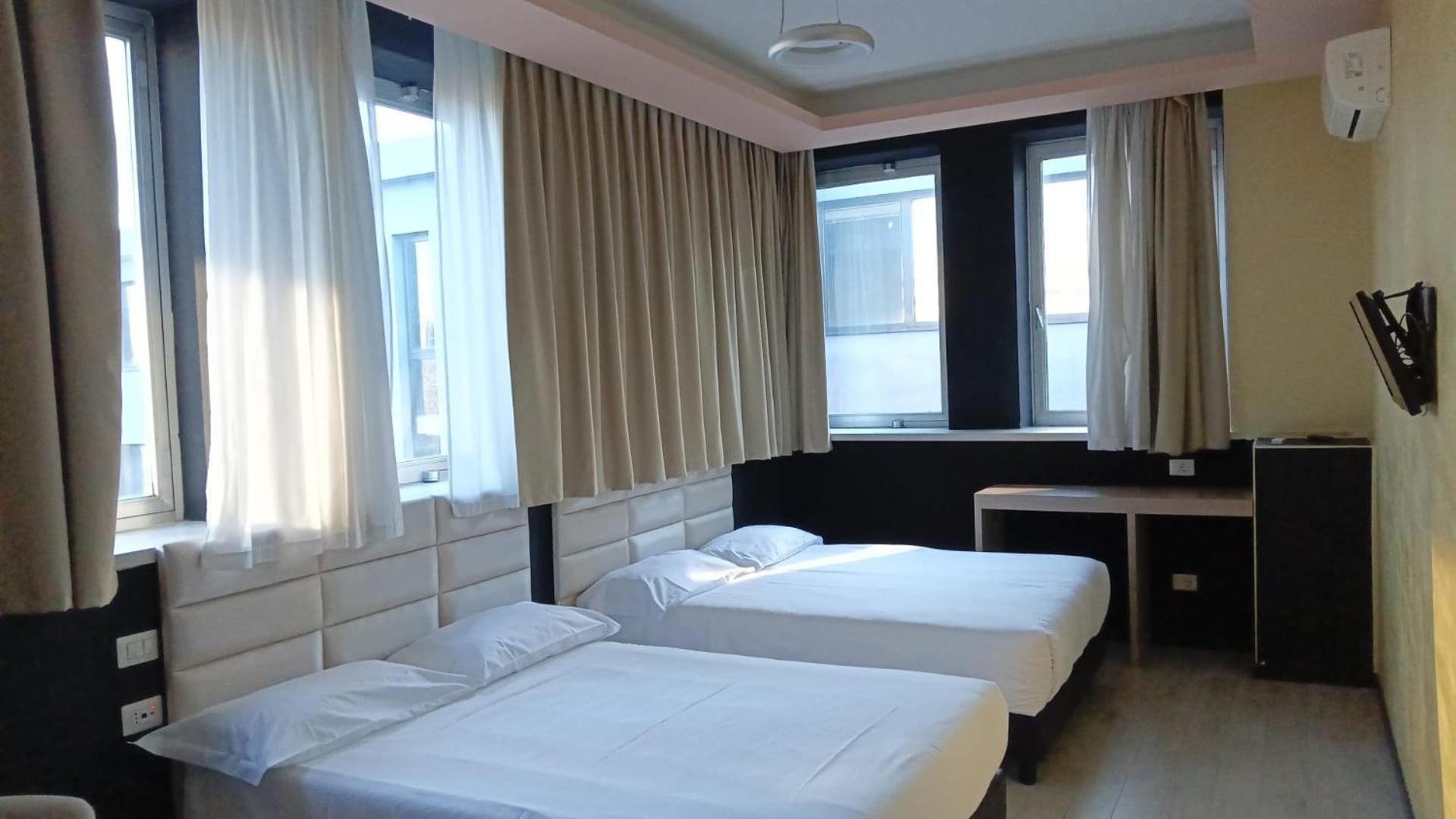Queen Hotel Sesto San Giovanni Exteriör bild
